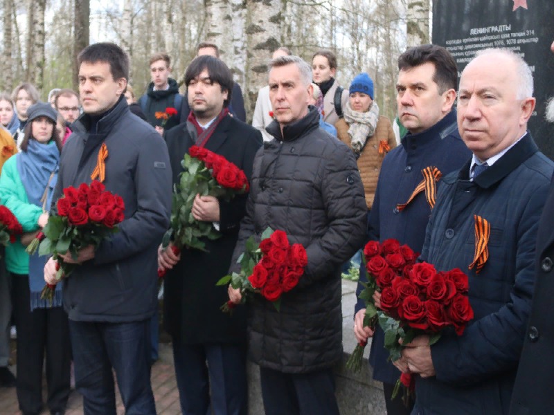 В Кировском районе открыли памятный знак в честь красноярцев, погибших здесь во время Великой Отечественной войны.