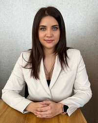 Брюхова Елена Вячеславовна.